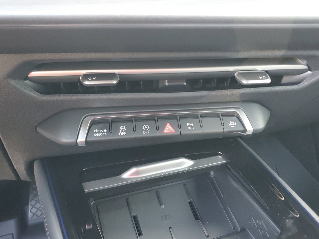 New 2026 Audi Q3 quattro 2.0T AWD/4WD image 28