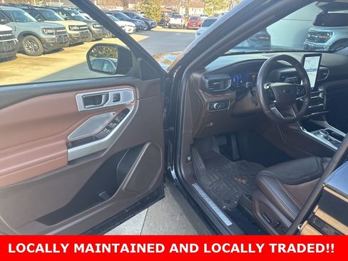 Used 2021 Ford Explorer King Ranch w/ Premium Technology Package image 8