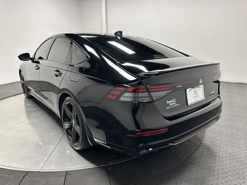 Used 2023 Honda Accord Sport image 9
