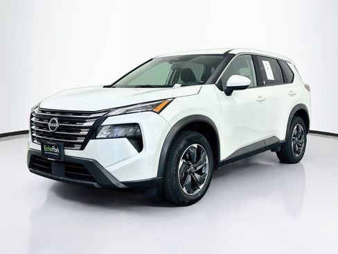 Used 2024 Nissan Rogue SV AWD/4WD image 3