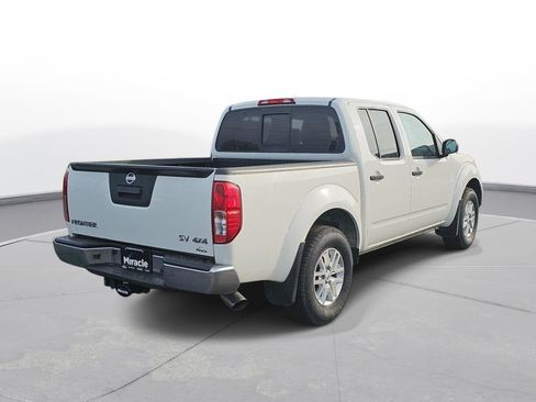 Used 2019 Nissan Frontier SV image 5