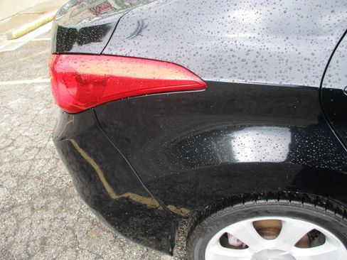 Used 2011 Hyundai Elantra Limited FWD image 14
