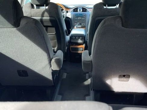 Used 2008 Buick Enclave CX image 8