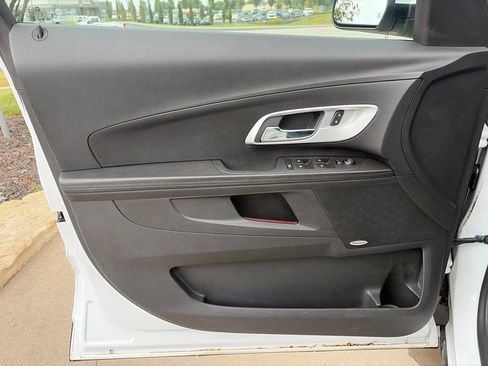 Used 2017 Chevrolet Equinox LT w/ Convenience Package FWD image 40