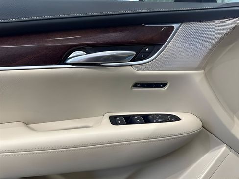 Used 2018 Cadillac XT5 Premium Luxury AWD/4WD image 10