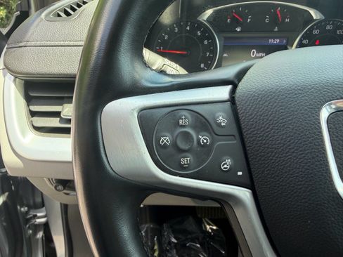 Used 2023 GMC Terrain SLT FWD image 31