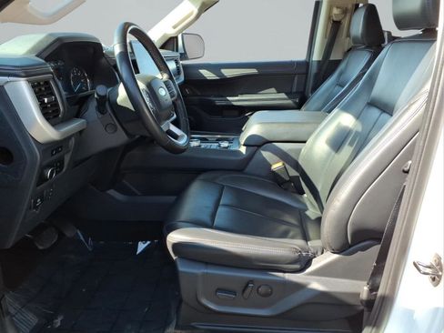 Used 2024 Ford Expedition Max XLT image 25