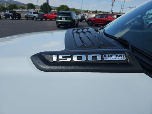 Used 2022 RAM 1500 Laramie w/ Sport Appearance Package AWD/4WD image 9
