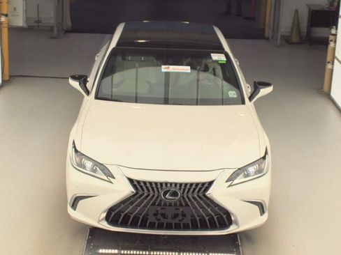 Used 2023 Lexus ES 350 w/ Premium Package FWD image 2