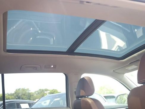 Used 2023 Volkswagen Atlas SE w/ Panoramic Sunroof Package AWD/4WD image 23