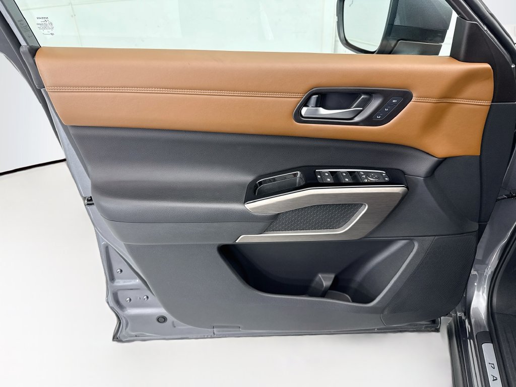 Used 2024 Nissan Pathfinder Platinum w/ Cargo Package FWD image 24