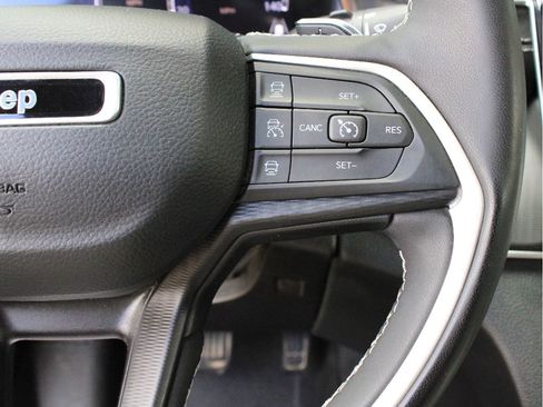 Certified 2023 Jeep Grand Cherokee L Laredo AWD/4WD image 17