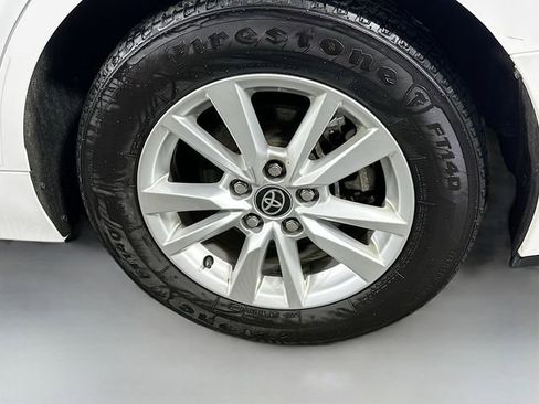 Used 2025 Toyota Camry LE image 27