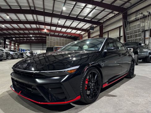 Used 2025 Hyundai Elantra N image 9