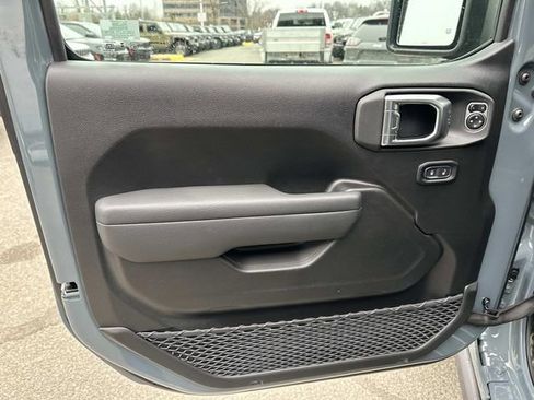 New 2026 Jeep Gladiator Mojave w/ Safety Group image 8