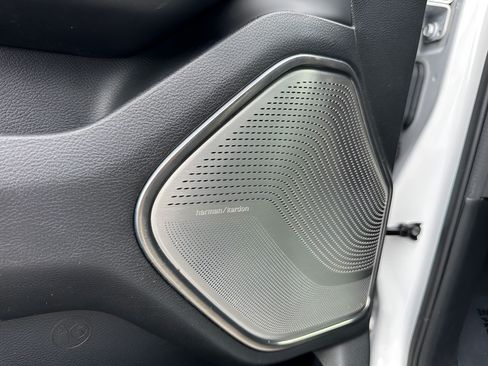 Used 2019 RAM 1500 Limited AWD/4WD image 19