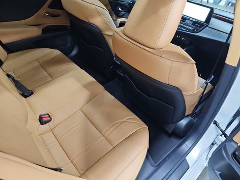 Used 2025 Lexus ES 350 Ultra Luxury image 11