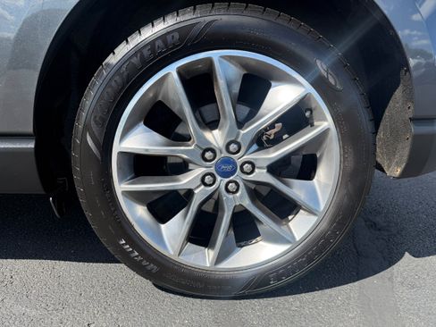 Used 2015 Ford Edge Titanium w/ Equipment Group 302A AWD/4WD image 28
