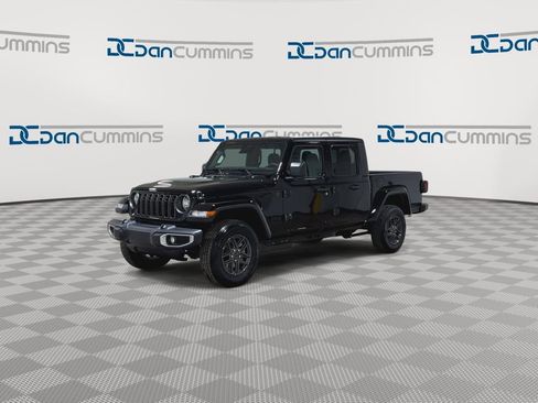 New 2026 Jeep Gladiator Sport image 4