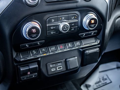 Used 2019 GMC Sierra 1500 SLE w/ SLE Value Package image 32