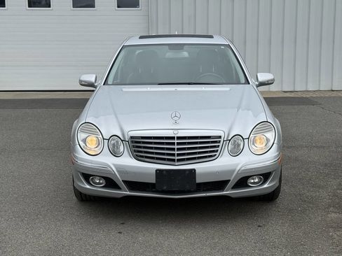 Used 2009 Mercedes-Benz E 350 4MATIC Sedan image 2
