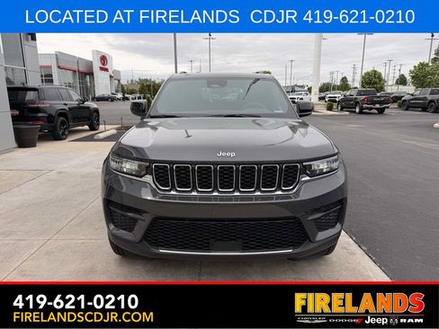Used 2024 Jeep Grand Cherokee Laredo X w/ Luxury Tech Group I AWD/4WD image 13