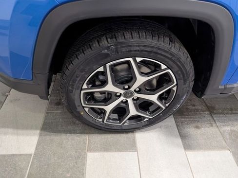 Used 2025 Jeep Compass Limited AWD/4WD image 7