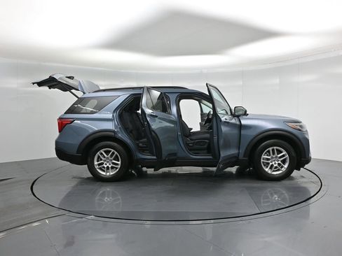 Used 2025 Ford Explorer Active image 4