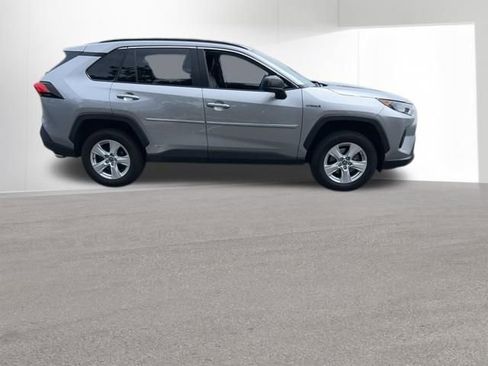 Used 2021 Toyota RAV4 LE AWD/4WD image 15