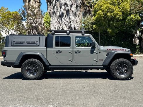 Used 2022 Jeep Gladiator Rubicon AWD/4WD image 2