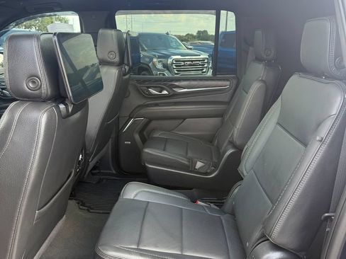 Used 2023 GMC Yukon XL Denali AWD/4WD image 39