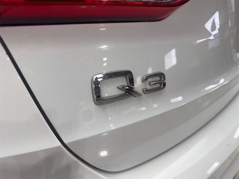 Used 2022 Audi Q3 2.0T Premium w/ Convenience Package image 23