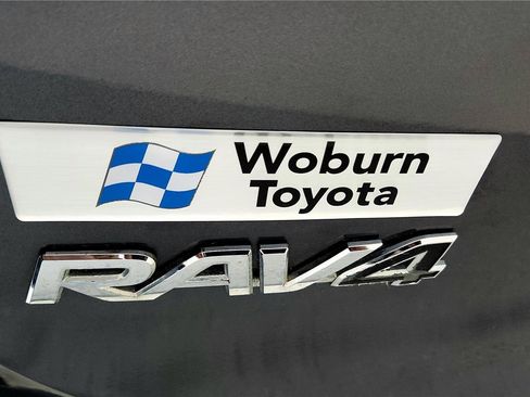 Used 2018 Toyota RAV4 XLE w/ Carpet Mat Package image 14