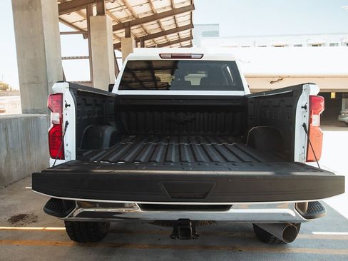 Used 2024 Chevrolet Silverado 2500 LT image 12