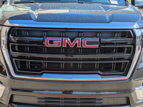 Certified 2024 GMC Yukon XL SLE image 9