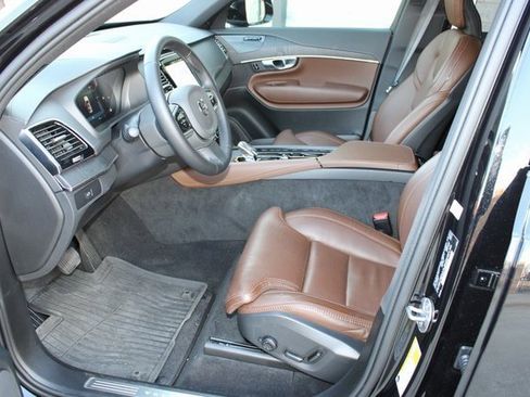 Used 2024 Volvo XC90 B6 Ultimate w/ Protection Package Premier image 18