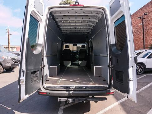 Used 2024 Mercedes-Benz Sprinter 2500 image 28