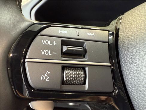 Used 2025 Acura ADX FWD image 19