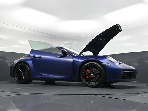 Certified 2020 Porsche 911 Carrera 4S AWD/4WD image 34
