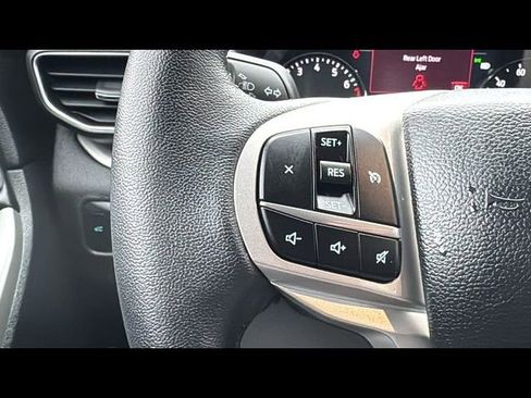 Certified 2023 Ford Explorer XLT w/ Equipment Group 202A AWD/4WD image 17