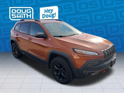 Used 2015 Jeep Cherokee Trailhawk w/ Comfort/Convenience Group AWD/4WD image 7