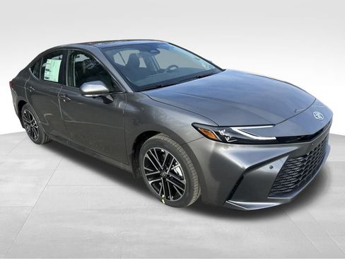 New 2026 Toyota Camry XLE image 7