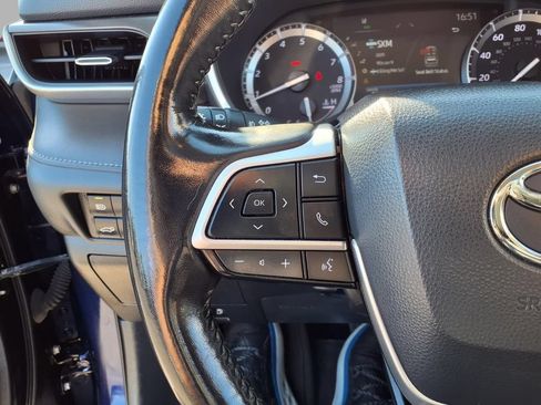 Used 2022 Toyota Highlander XLE FWD image 15