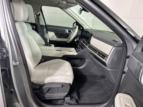 Used 2024 Hyundai Santa Fe SE image 28