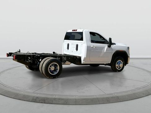 New 2026 GMC Sierra 3500 SLE w/ SLE Convenience Package RWD image 8