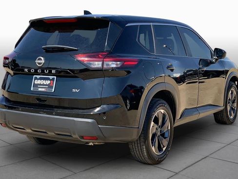 Used 2024 Nissan Rogue SV FWD image 13