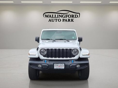 Used 2024 Jeep Wrangler Unlimited w/ Convenience Group AWD/4WD image 7