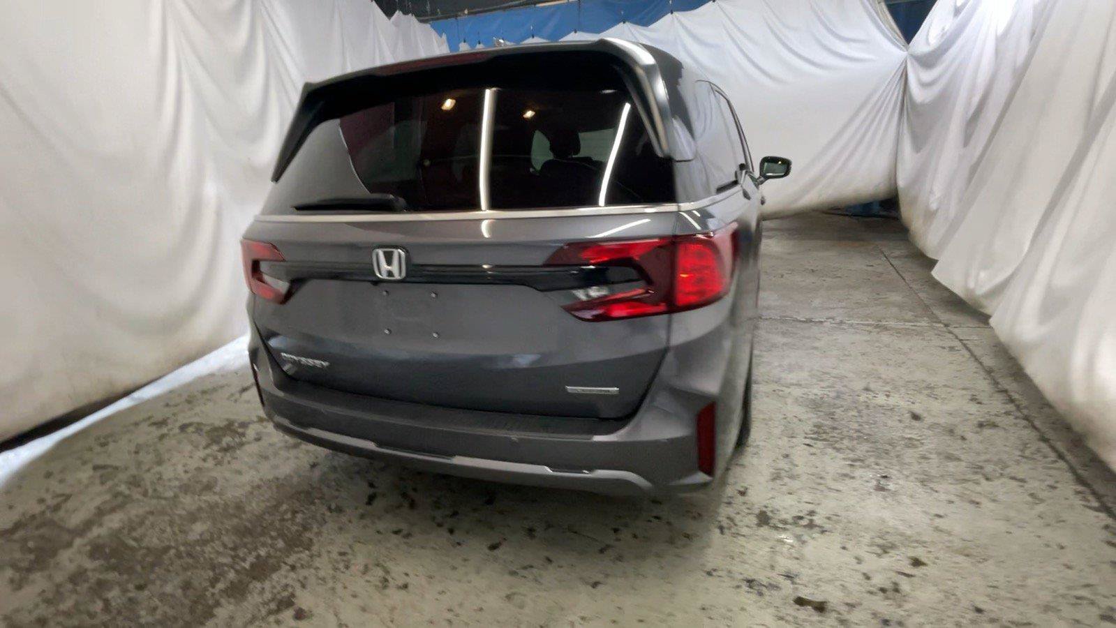 Certified 2025 Honda Odyssey Touring image 7