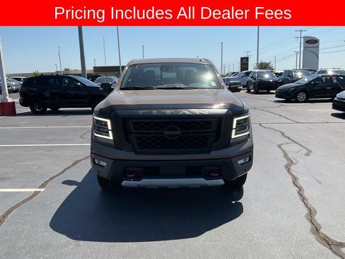 Used 2021 Nissan Titan PRO-4X w/ Pro-4x Convenience Package AWD/4WD image 25