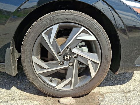 Certified 2025 Hyundai Elantra Sport FWD image 8